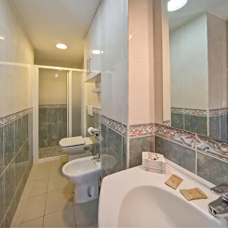 Apolo Iv-6 By Interhome